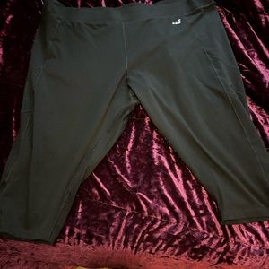 BCG black capris legging! 3x